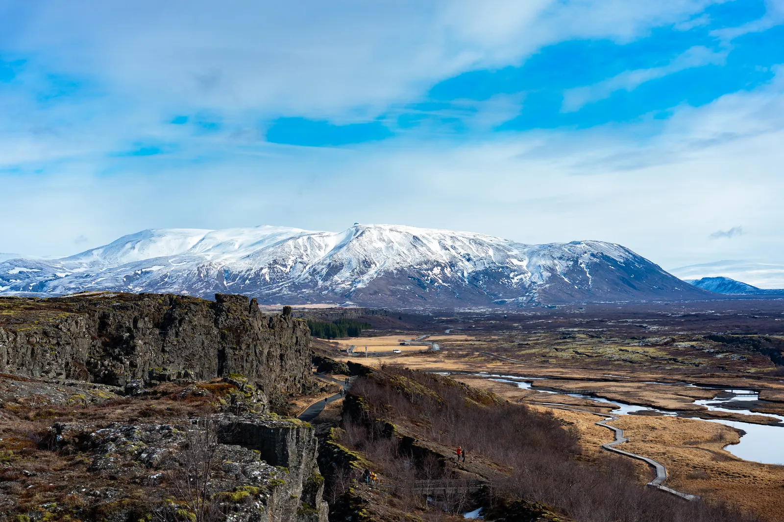 冰山远景